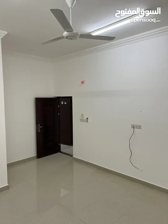 شقة للإيجار في صور الطابق الارضي واي فاي مجاني Apartment in Sur for rent Free WiFi