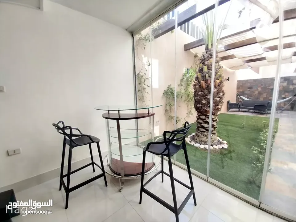 شقة مفروشة للإيجار 240م2 ( Property 10988 )