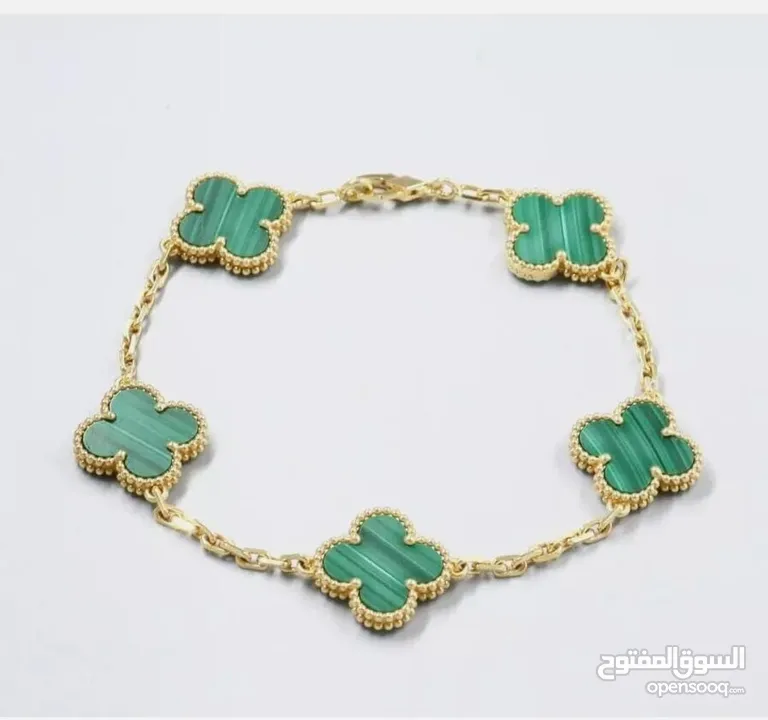 سوار ذهبي فاخر بتصميم أنيق ومميز