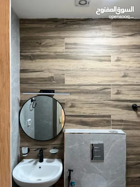 استوديوهات فاخرة مفروش للايجار في الارسال قرب عماره السفينه ومفروشات الرونق  يوجد عمولة نصف شهر