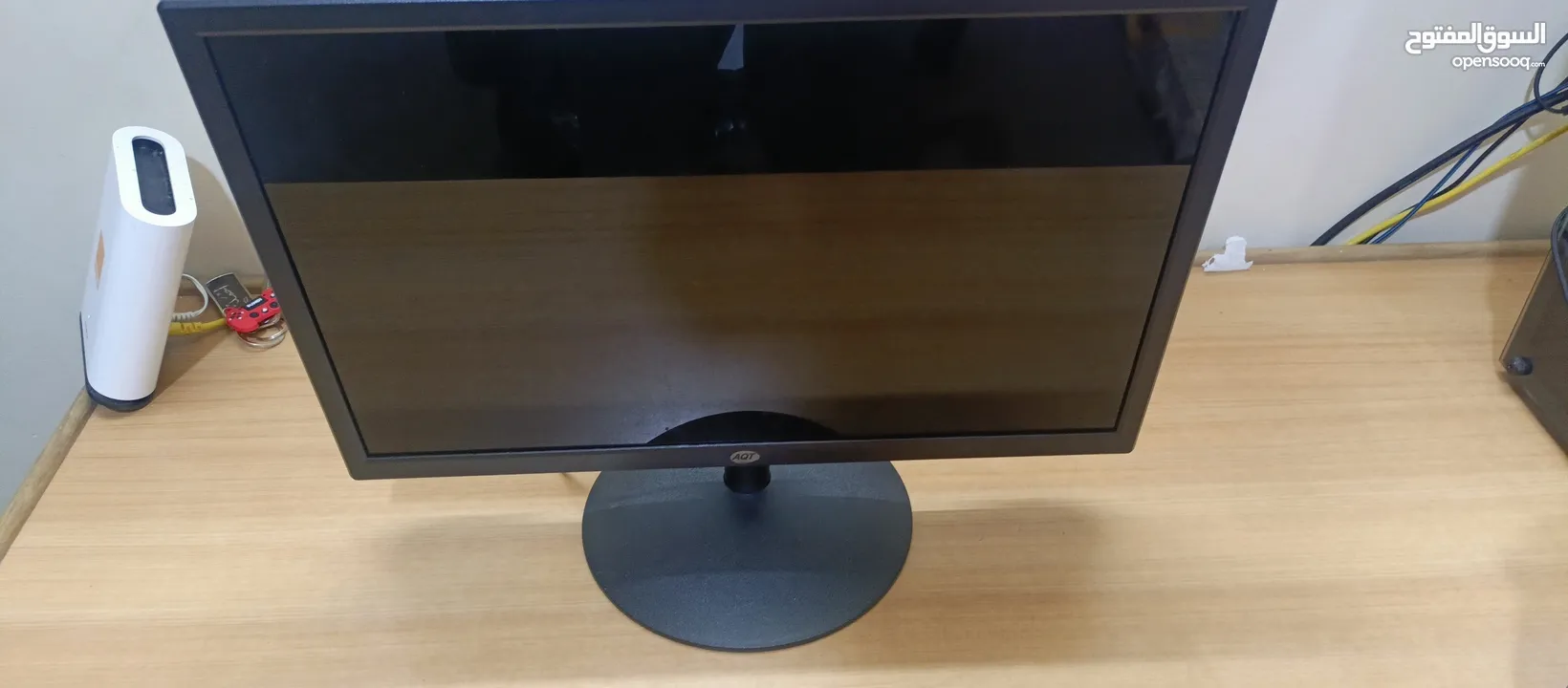شاشة AQT هي شاشة عرض بقياس 19 بوصة من نوع LED، توفر تجربة مشاهدة واضحة بدقة HD 1440×900بكسل