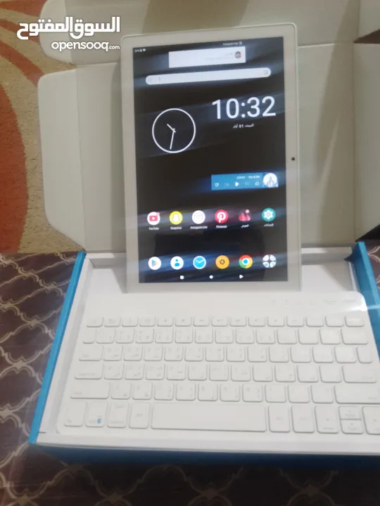 تاب الكاتيل IT10 حجم شاشة كبير مع كي بورد  بحالة ممتازة للبيع او البدل على جهازين تلفون