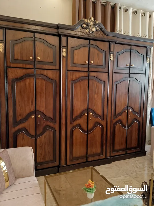خزانه 6 ضرف طابقين خشب لتيه 18 ملبس قشره بلوط دهان وكاله ستعمال خفيف جدا بحاله الوكاله وبسعر مغري