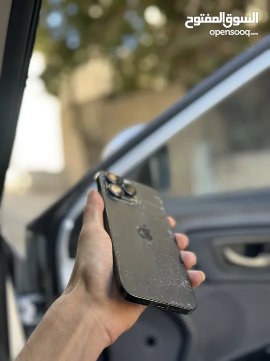 ايفون 14 برو ماكس 128 جيجا  بطارية 85 مش مفتوح ولا مصلح الجهاز بدو ظهر  موجود بالخليل