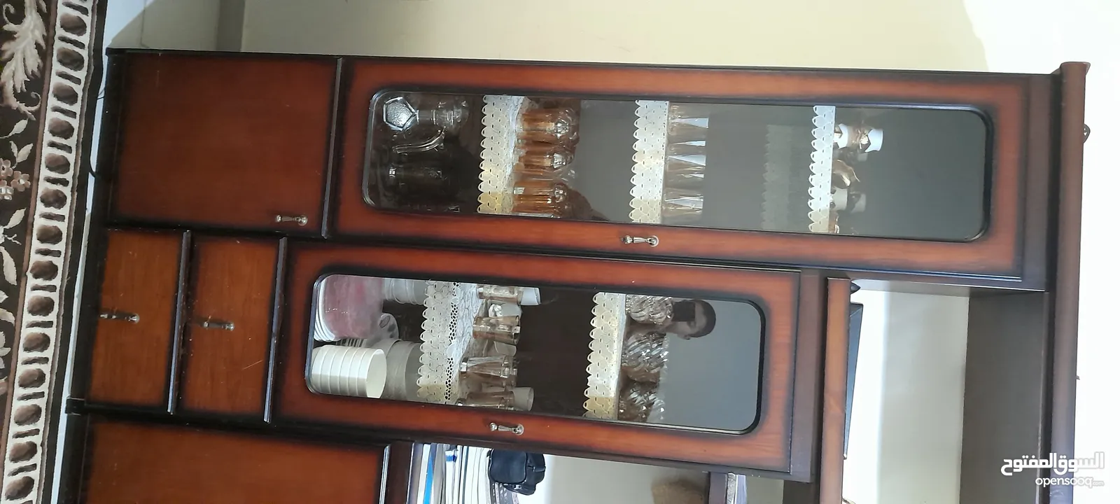 كنب + بوفيه للبيع بحاله جيده السعر 150