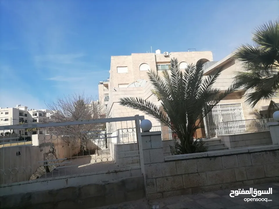 فيلا للبيع الصويفية بالمزاد العلني 75 % من القيمة التقديرية غير مرهونة