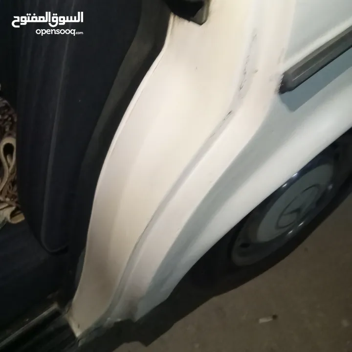 مرسيدس e200 لف (التواصل على الرقم الموجود داخل الاعلان فقط )