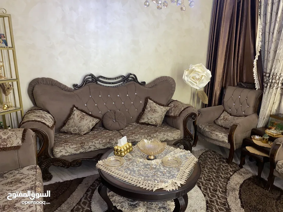 طقم كنب تفصيل خشب زان  + الطريه من احسن أنواع الطريات + البرادي من احسن أنواع البرادي