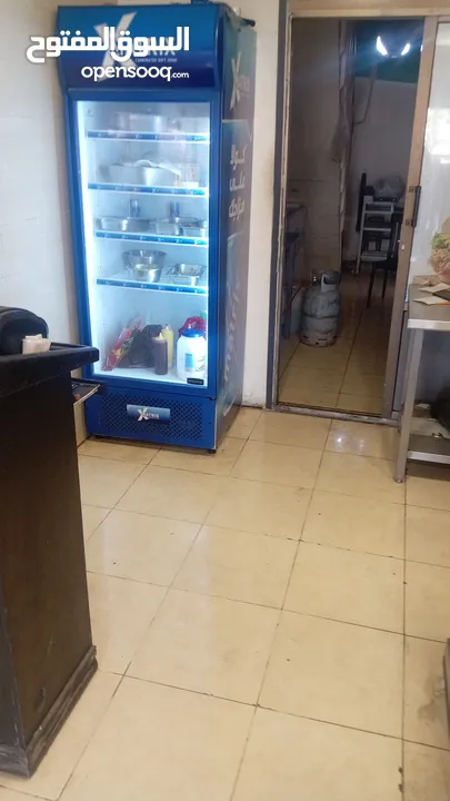 مطعم حمص وفلافل اسناكات للبيع في السلط