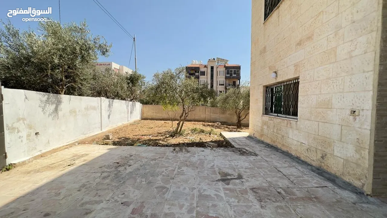 شقة جديدة فخمة مفروشة طابق ارضي للايجار وساخة دوار صحارى