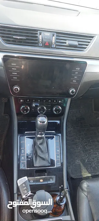 اسكودا سوبير بنزين 2018 قوه 2000 4x4 قوه 280حصان بانوراما  نقطه عمياء خروج عن المسار فل الفل بصمه