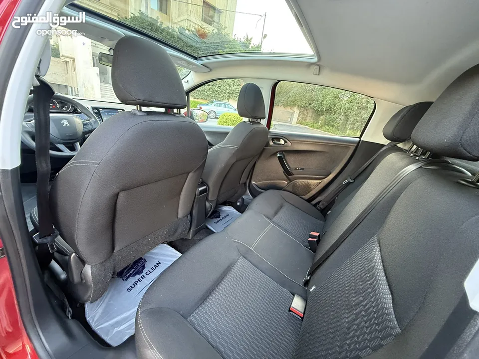 بيجو 208 موديل 2019 فل كامل اعلى صنف عداد 30 الف كيلو بحاله الشركه