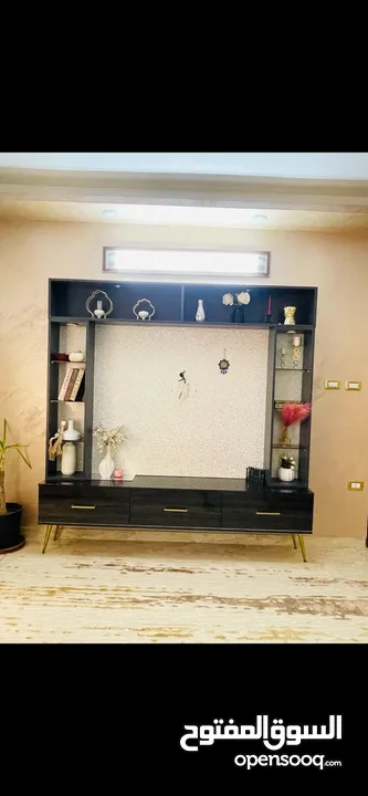 بوفية زان انظيف خشب مع رفوف زجاجية لون فيراني