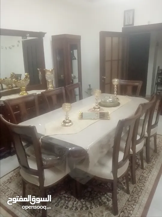 طاولة سفرة ثمانية مقاعد بحال الجديد موديل ثقيل خشب زان صنف ممتاز