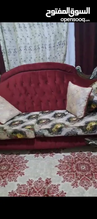 طقم كنب بحالة ممتازة خشب ثقيل للبيع