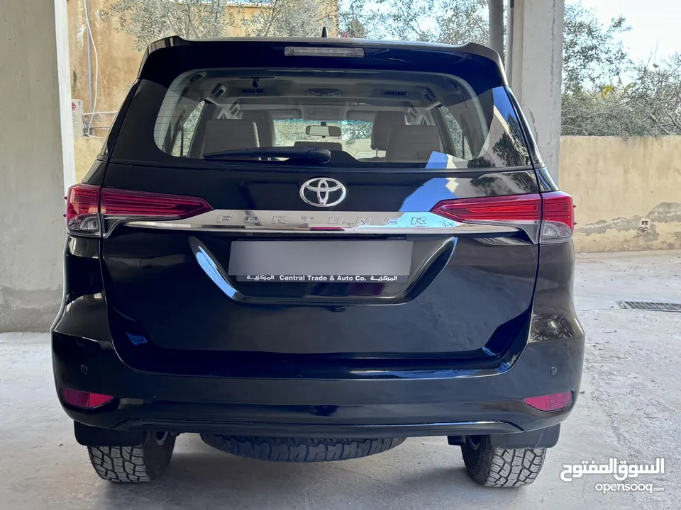 Toyota fortuner 2018 l