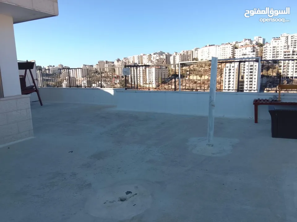 روف عباره عن استوديو للايجار