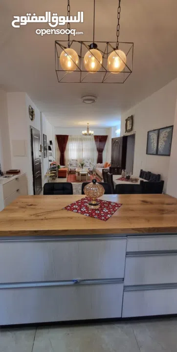 شقة في عمارة الواحة ش نابلس