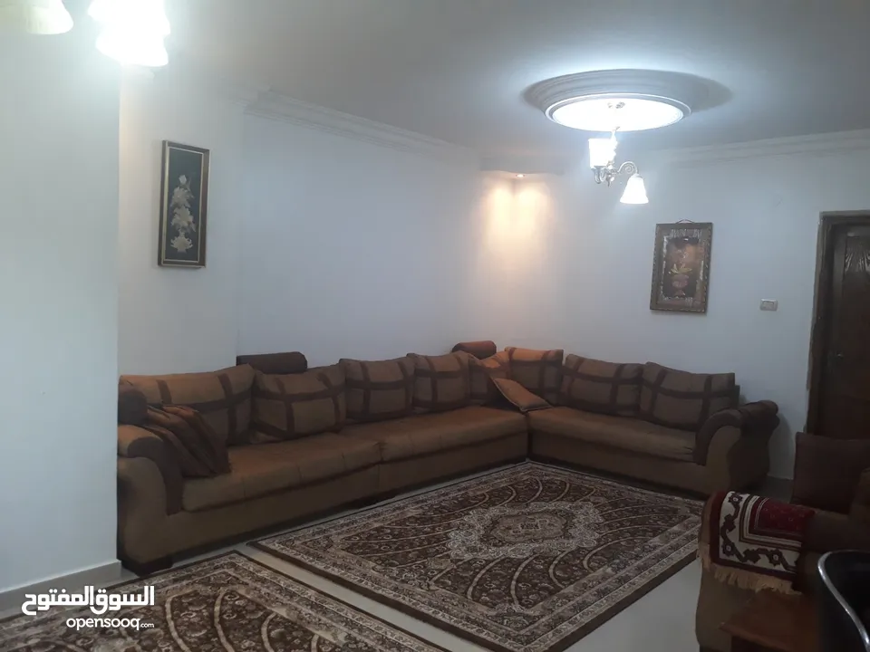 # شقة سوبر ديلوكس اربد- ايدون-غرب دوار العيادات.