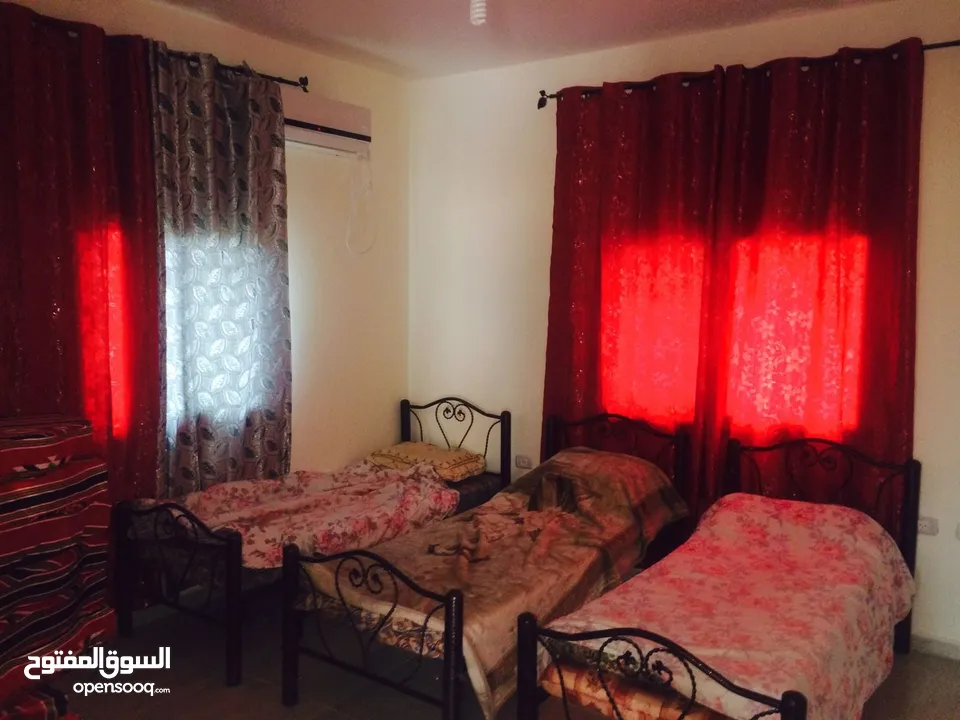 فيلا للبيع بالقرب بشارع الباباي