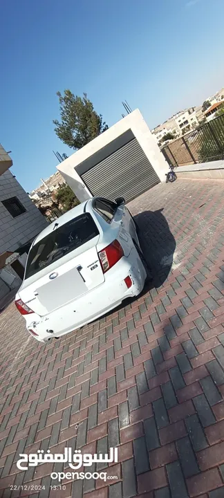 سيارة سوبارو B3