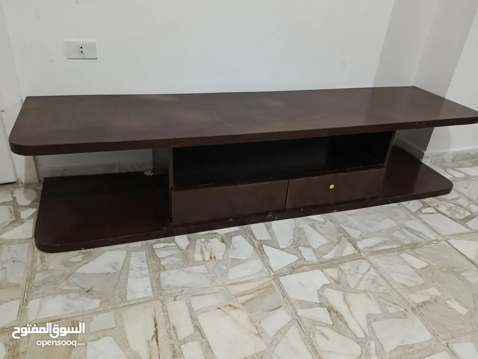 طاول شاشه خشب تقيل للبيع