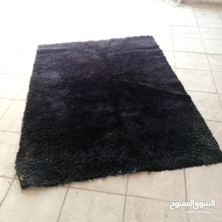 سجاد فرو اسود للبيع