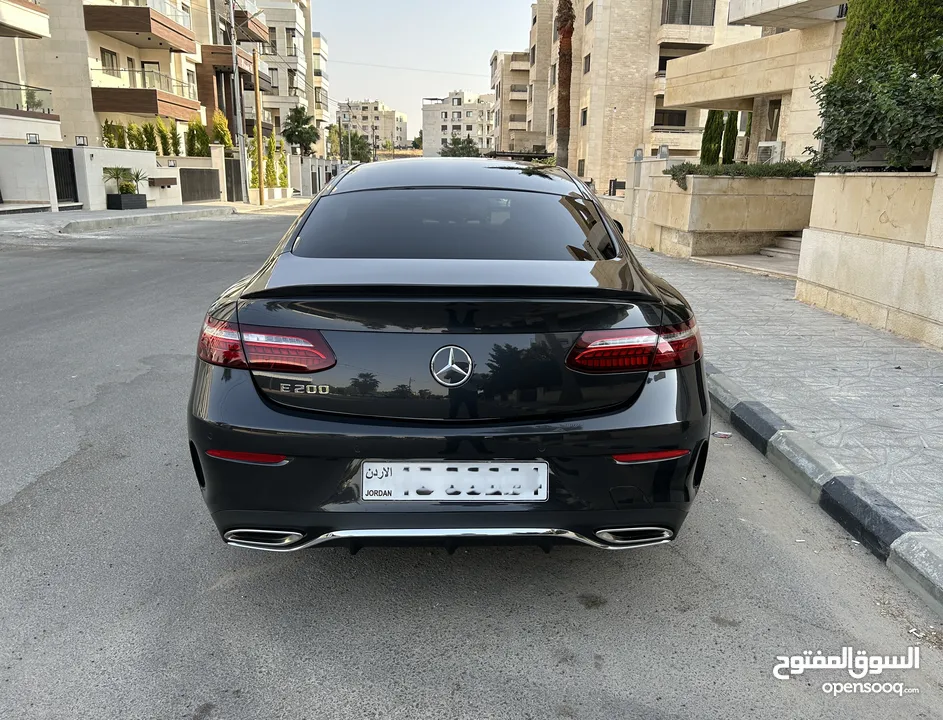 Mercedes-Benz E200 Coupe AMG 2022