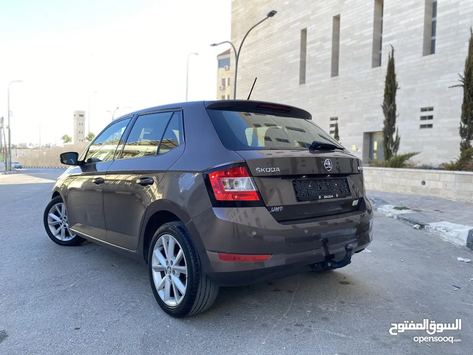 سكودا فابيا اوتوماتيك ترخيص 2019 باللون البني المميز للبيع