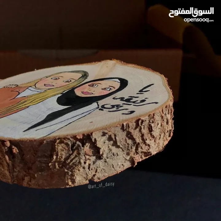 لوحة خشبية للمكتب او الغرفة حسب الطلب ويتوفر رسم اشخاص مناسبة ك هدية لرفقاتك