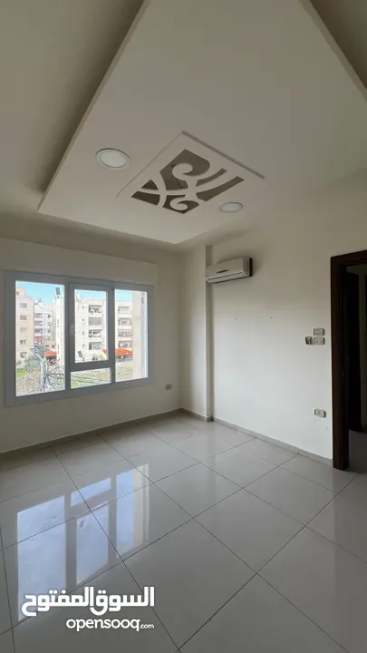 شقة في كمباوند