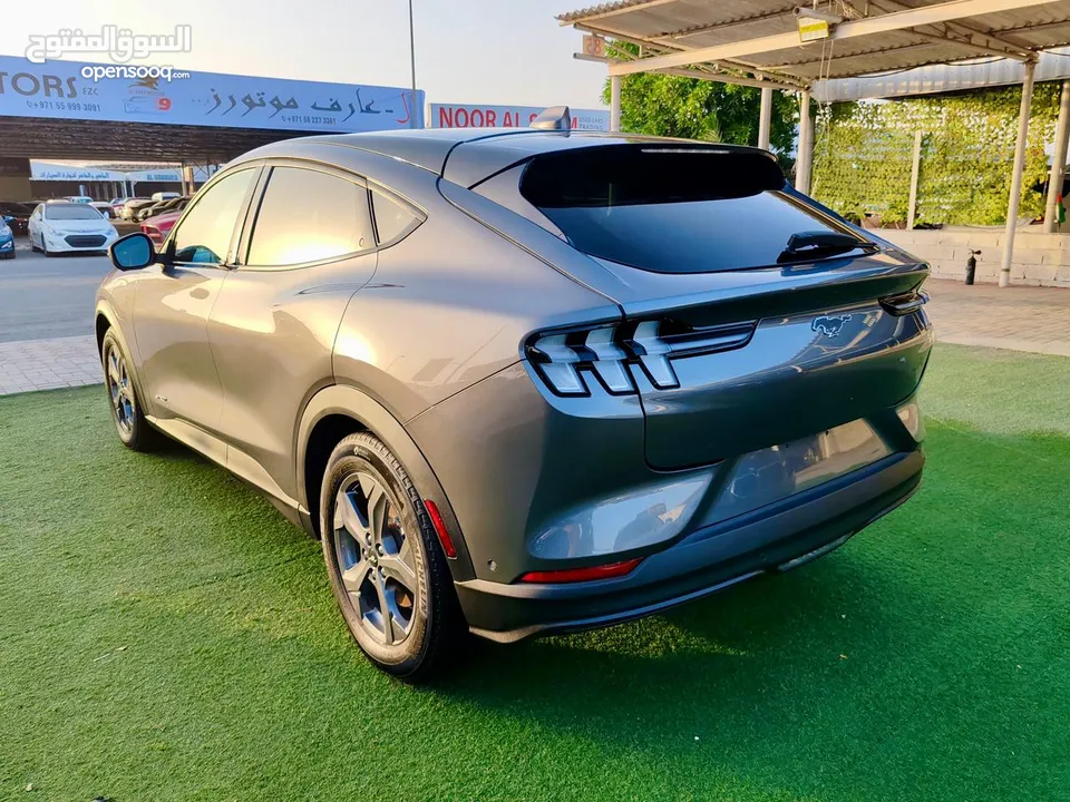Ford mustang Mach E model 2021 electric