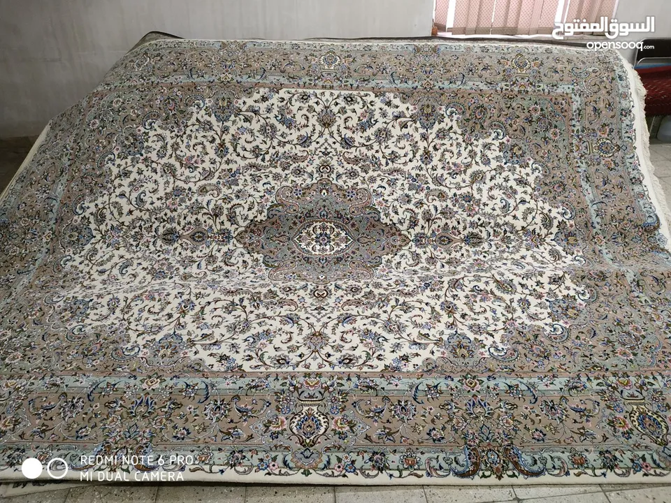 High-quality hand-woven Iranian carpets (Isfahan-Kashan design)