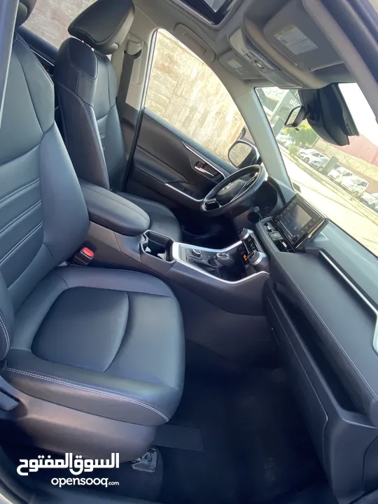 TOYOTA RAV4 XLE PREMIUM