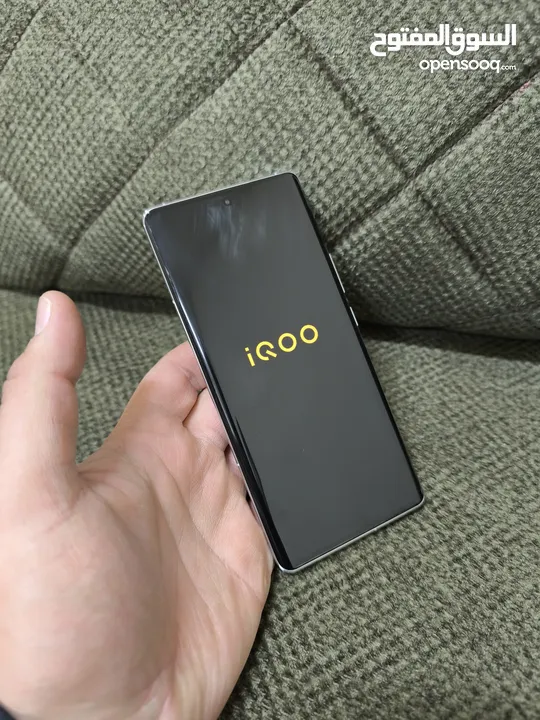 من افخم الاجهزة Vivo Iqoo 12 pro بحالة الوكاله تماما