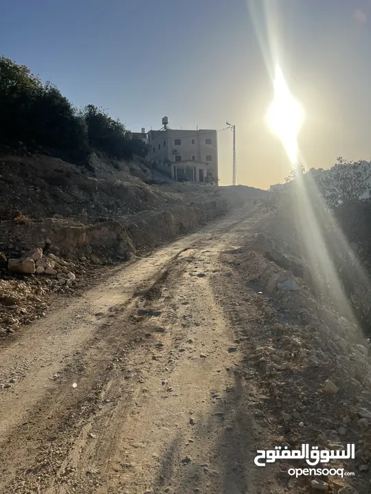 ارض واد الزرزير مطله وهادئه