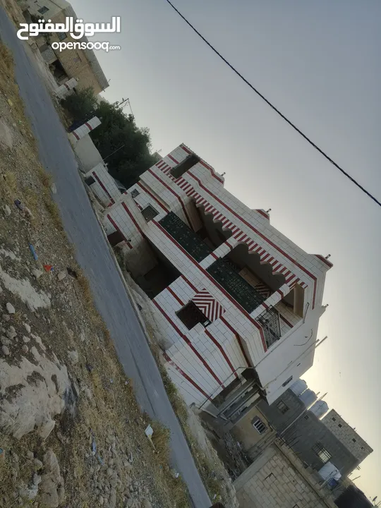 بيت للبيع بداعي السفر الموقع المفرق بلعما الحي الشمالي بجانب مسجد خالد بن الوليد  المالك الشيخ ماجد