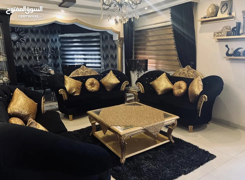 كنب وطاولة سفره