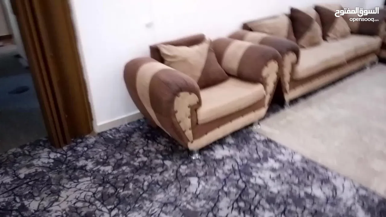 كنب سبع مقاعد ثلاثيه وثنائيه ومفردتين