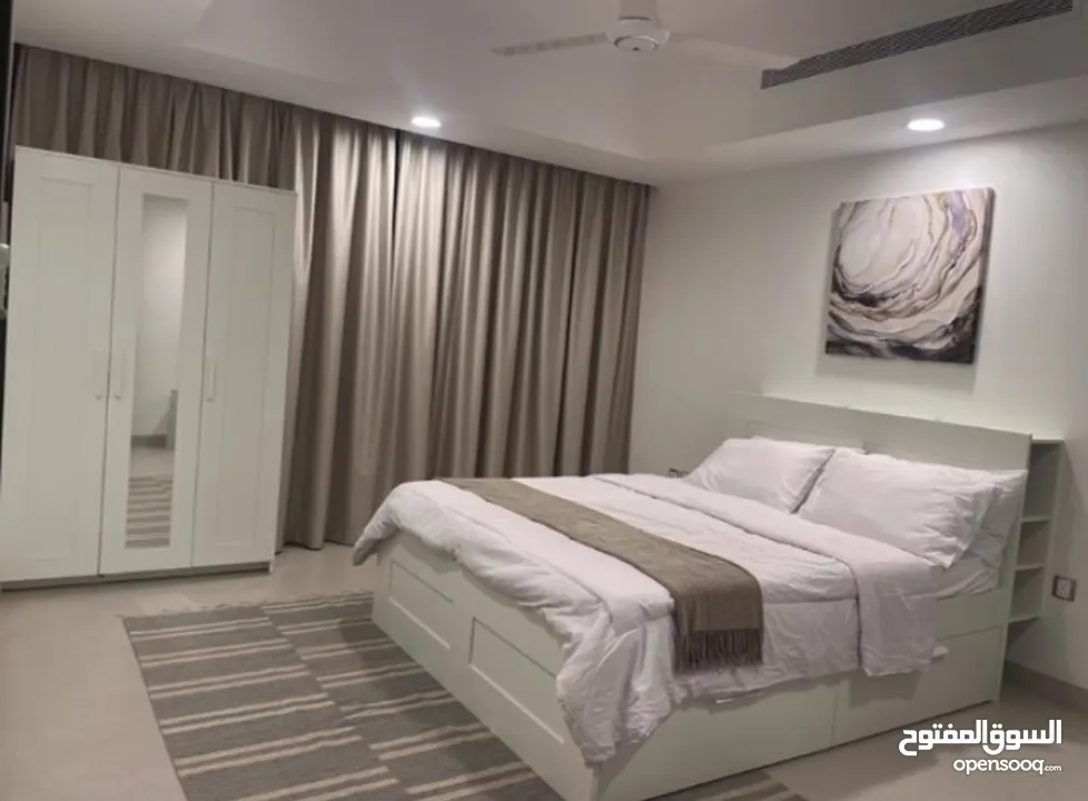 3 Bedrooms Furnished Apartment for Rent in Ghubrah REF:1048AR