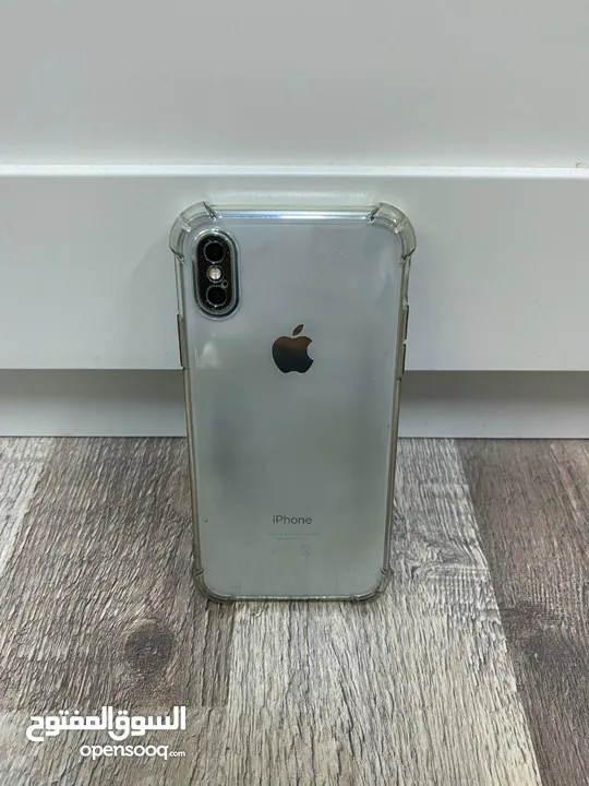 White iPhone X (256 GB) in Excellent Condition