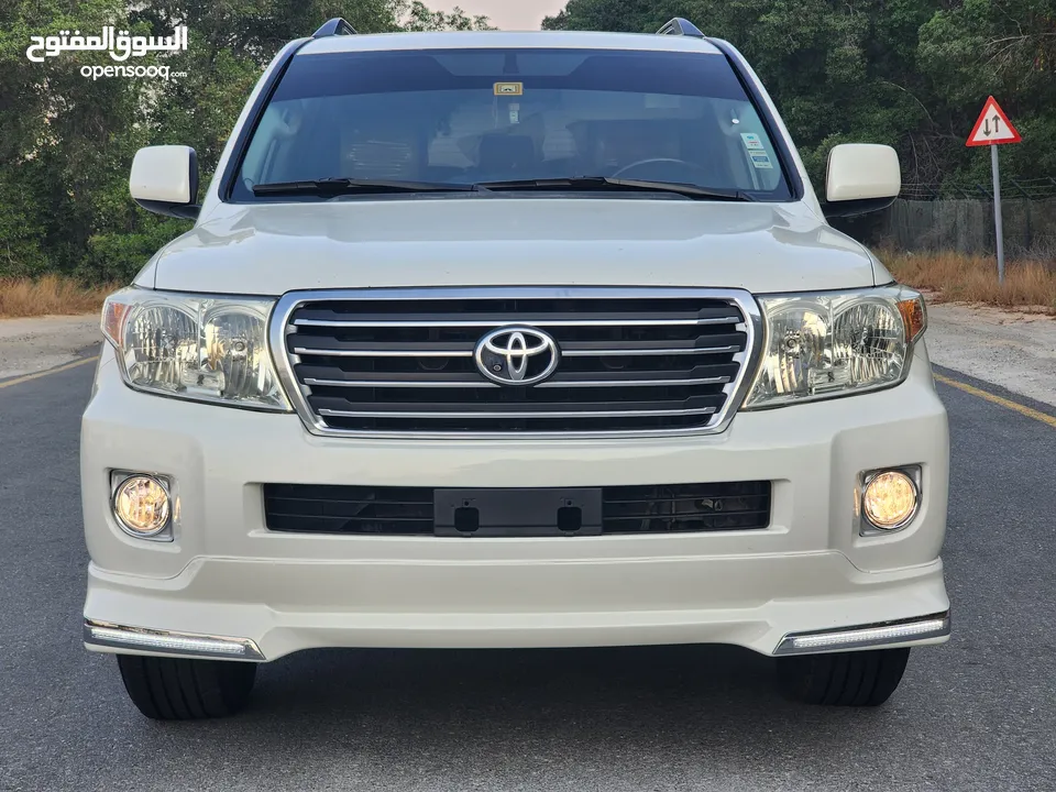 Toyota land cruiser v6  2011 gcc