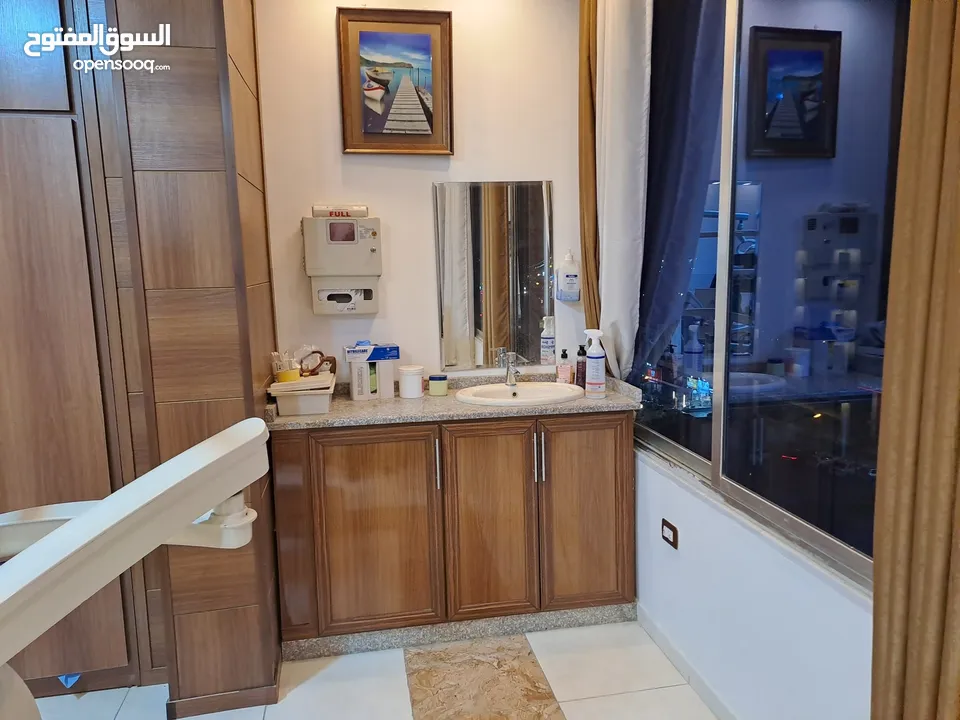 عيادة أسنان متكاملة الأجهزة والأدوات