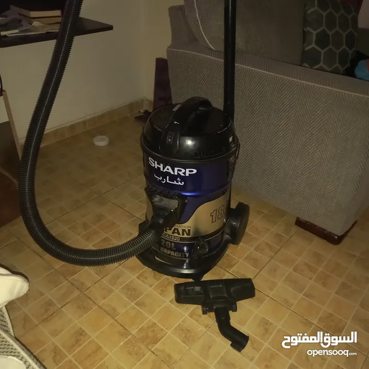 مكنسة كهربائية مستعملة للبيع لغايات السفر