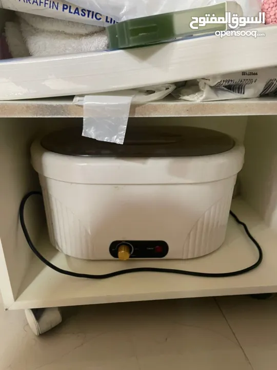 بيع اجهزة مركز عناية بشرة بسبب السفر