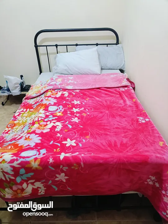 queen size double bed..almost new