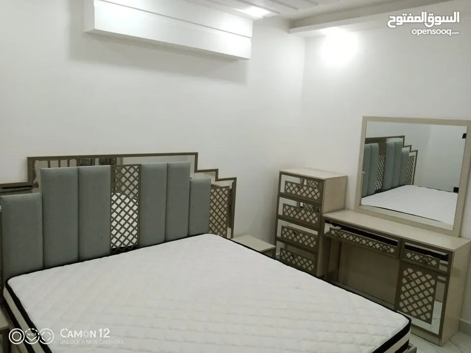 للبيع بيت مفروش لم يسكن في الجبهه فرش راقي من المالك مباشرة