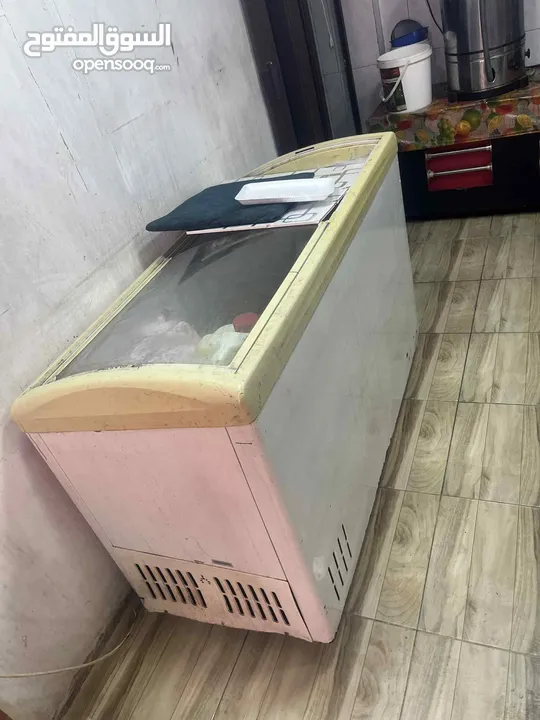 محل كامل مع معداتو للبيع
