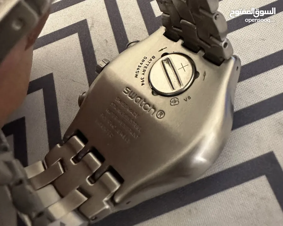 ساعتين Swatch و Calvin Klein مستعملين للبيع