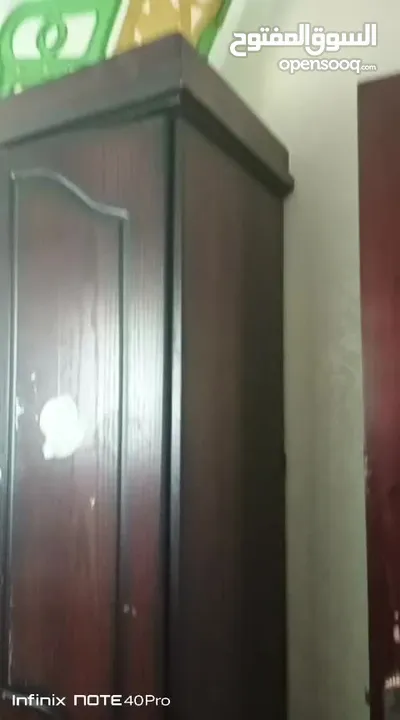 غرفة نوم مستعملة  بحالة جيدة